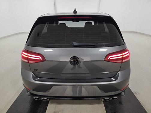 2019 Volkswagen Golf R 2.0T DSG