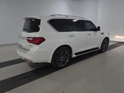 2022 INFINITI QX80 SENSORY