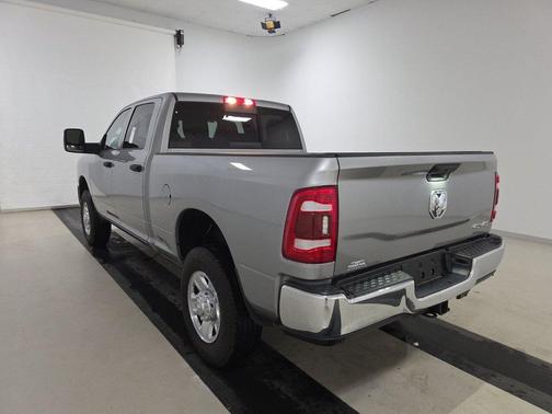 2024 RAM 2500 Tradesman Crew Cab 4x4 6'4' Box