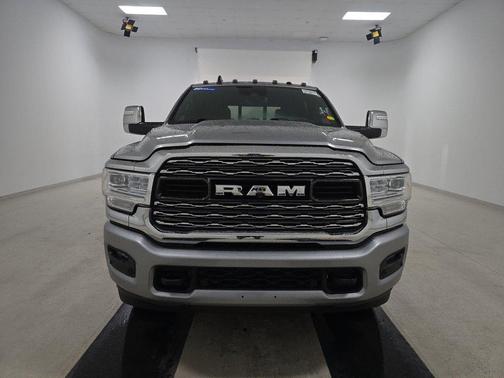 Billet Silver Metallic Clearcoat 2023 RAM 2500 Limited 4x4 Crew Cab 6'4" Box