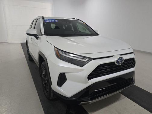 2024 Toyota RAV4 Hybrid SE