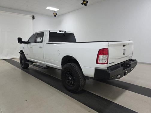 Bright White Clearcoat 2022 RAM 3500 Big Horn 4x4 Crew Cab 8' Box