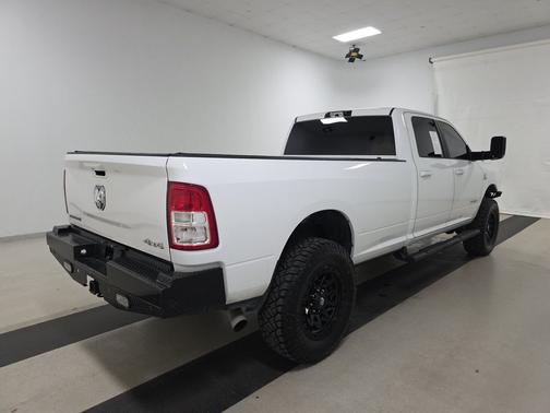 Bright White Clearcoat 2022 RAM 3500 Big Horn 4x4 Crew Cab 8' Box