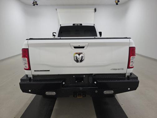 Bright White Clearcoat 2022 RAM 3500 Big Horn 4x4 Crew Cab 8' Box