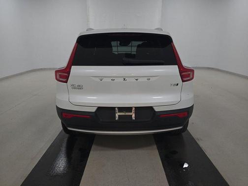 2022 Volvo XC40 T5 Inscription