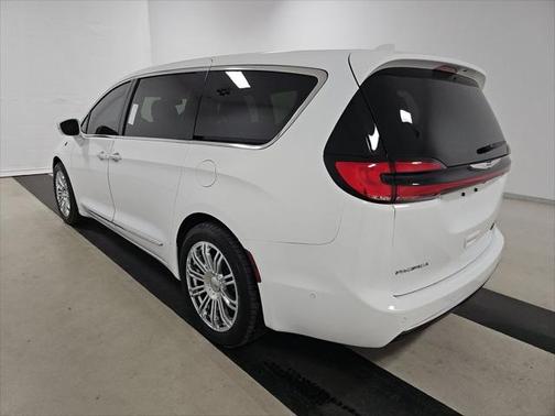 2022 Chrysler Pacifica Hybrid Limited