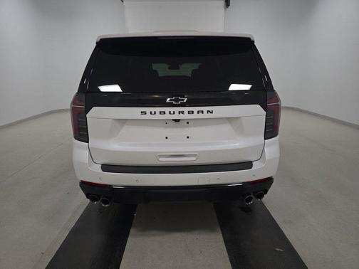 2025 Chevrolet Suburban 4WD Z71