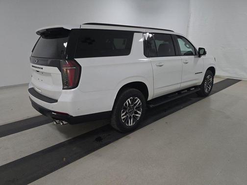 2025 Chevrolet Suburban 4WD Z71