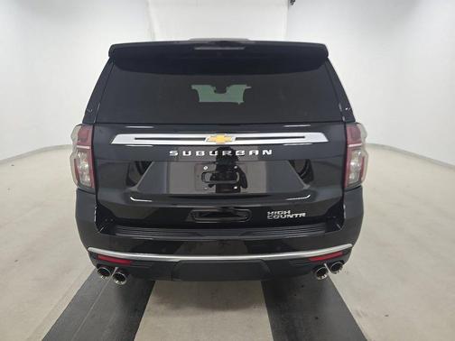 Black 2023 Chevrolet Suburban 4WD 4dr High Country