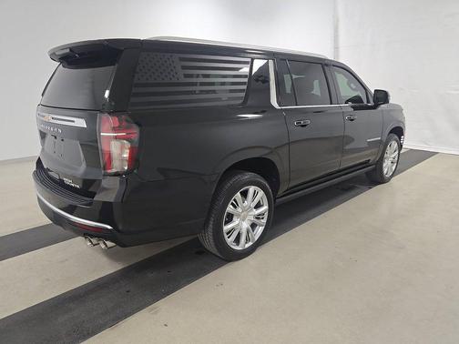 Black 2023 Chevrolet Suburban 4WD 4dr High Country