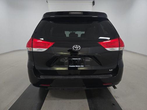 2014 Toyota Sienna LE