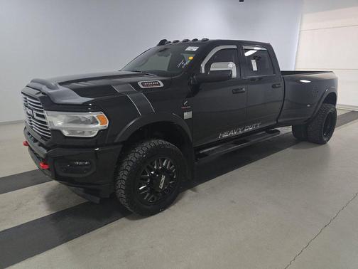 2020 RAM 3500 Laramie Crew Cab 4x4 8' Box