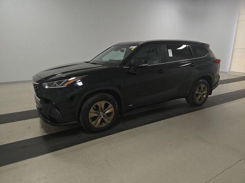 2023 Toyota Highlander Hybrid XLE