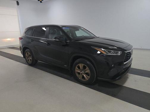 2023 Toyota Highlander Hybrid XLE