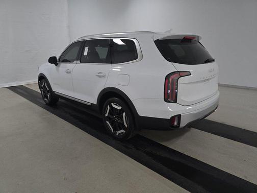 Glacial White Pearl 2024 Kia Telluride EX FWD