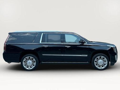 2017 Cadillac Escalade ESV Sport Platinum