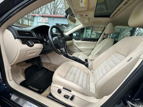 2015 Volkswagen Passat 1.8T Auto SEL Premium