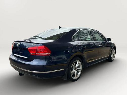 2015 Volkswagen Passat 1.8T Auto SEL Premium