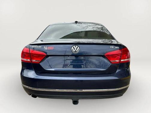 2015 Volkswagen Passat 1.8T Auto SEL Premium