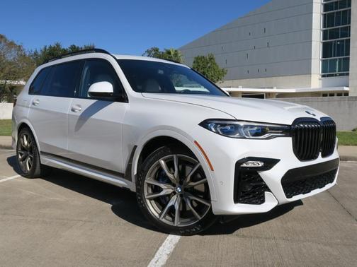 2022 BMW X7 M50i