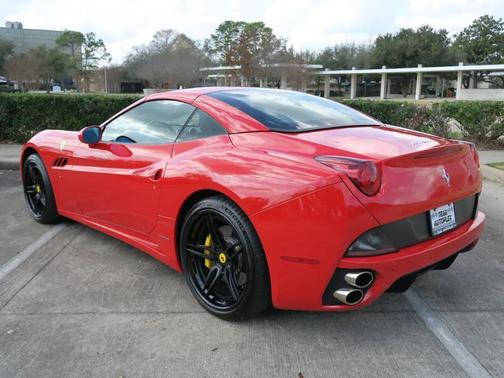 2013 Ferrari California Base