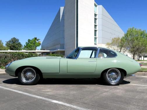 1971 Jaguar XKE Base
