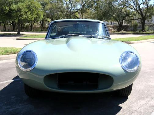 1971 Jaguar XKE Base
