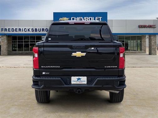 2025 Chevrolet Silverado 1500 Custom