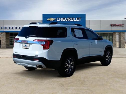 2023 GMC Acadia SLT