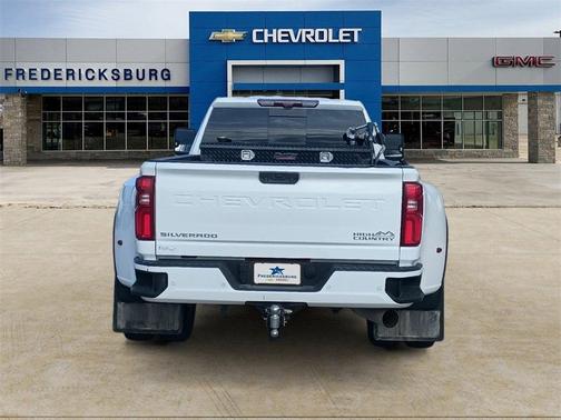 2023 Chevrolet Silverado 3500 High Country