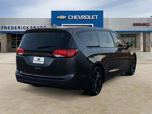 2019 Chrysler Pacifica Touring Plus
