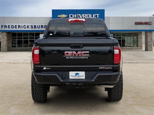 2025 GMC Canyon AT4