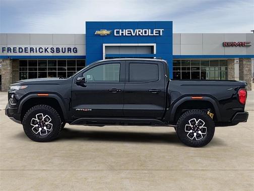 2025 GMC Canyon AT4