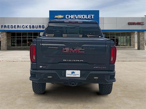 2024 GMC Sierra 1500 AT4X