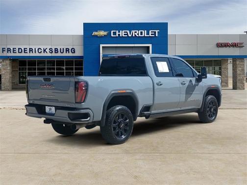 2024 GMC Sierra 2500 AT4