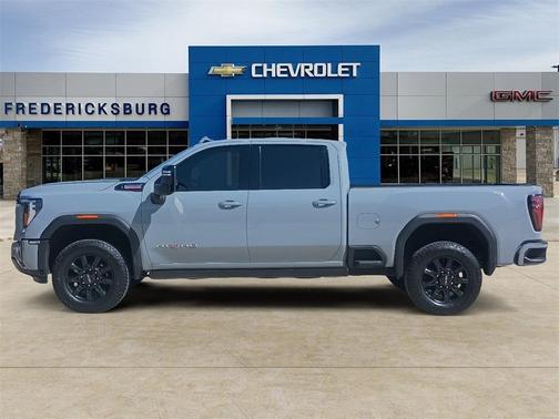 2024 GMC Sierra 2500 AT4
