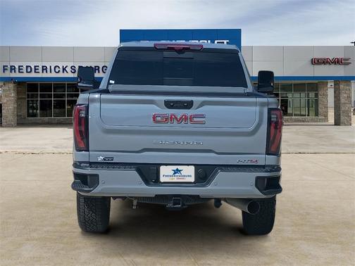 2024 GMC Sierra 2500 AT4
