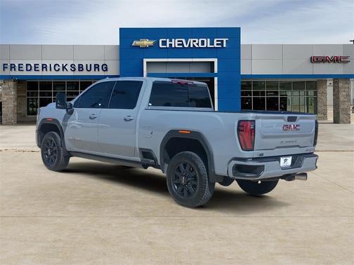 2024 GMC Sierra 2500 AT4