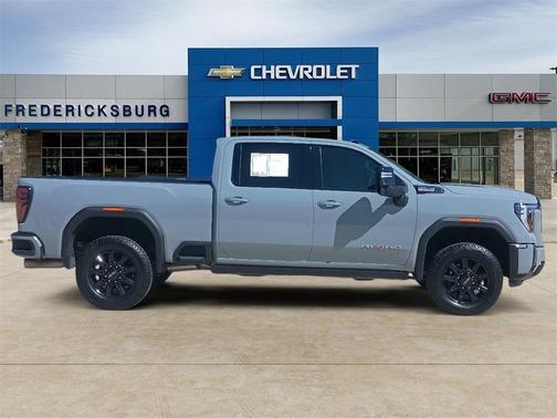 2024 GMC Sierra 2500 AT4
