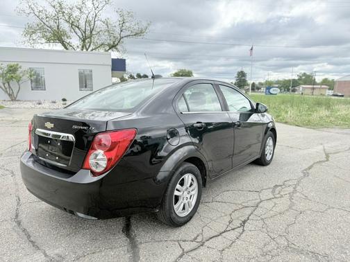 2016 Chevrolet Sonic LT