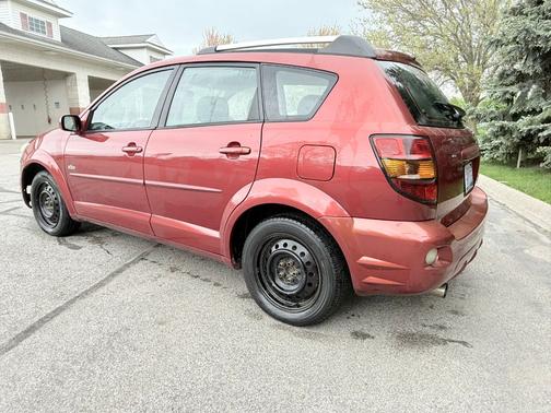 2005 Pontiac Vibe Base