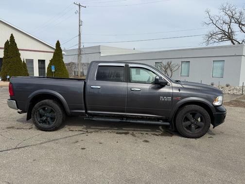 2016 RAM 1500 SLT