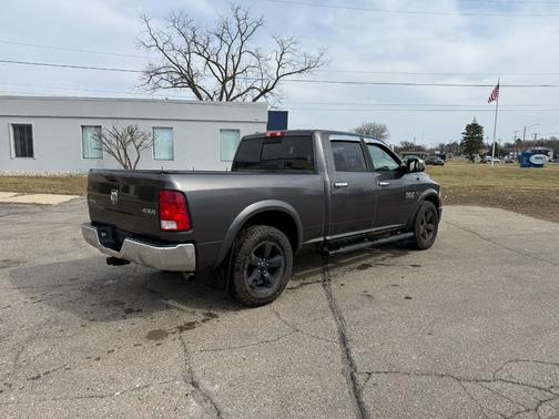 2016 RAM 1500 SLT