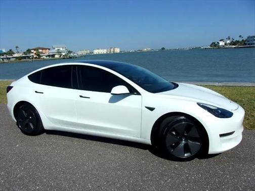 2022 Tesla Model 3 Long Range