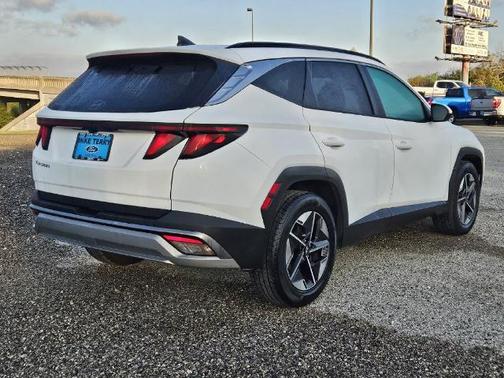 White Pearl 2025 Hyundai TUCSON SEL