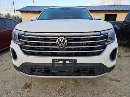 Pure White 2025 Volkswagen Atlas 2.0T SE W/ TECHNOLOGY