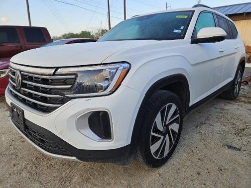 Pure White 2025 Volkswagen Atlas 2.0T SE W/ TECHNOLOGY