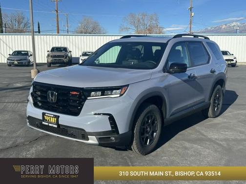 Sonic Gray Pearl 2025 Honda Pilot TrailSport