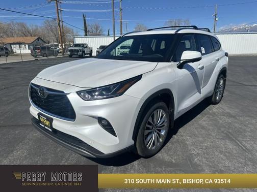 Wind Chill Pearl 2026 Toyota Highlander Hybrid Platinum