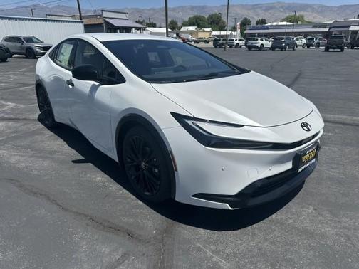 2025 Toyota Prius L